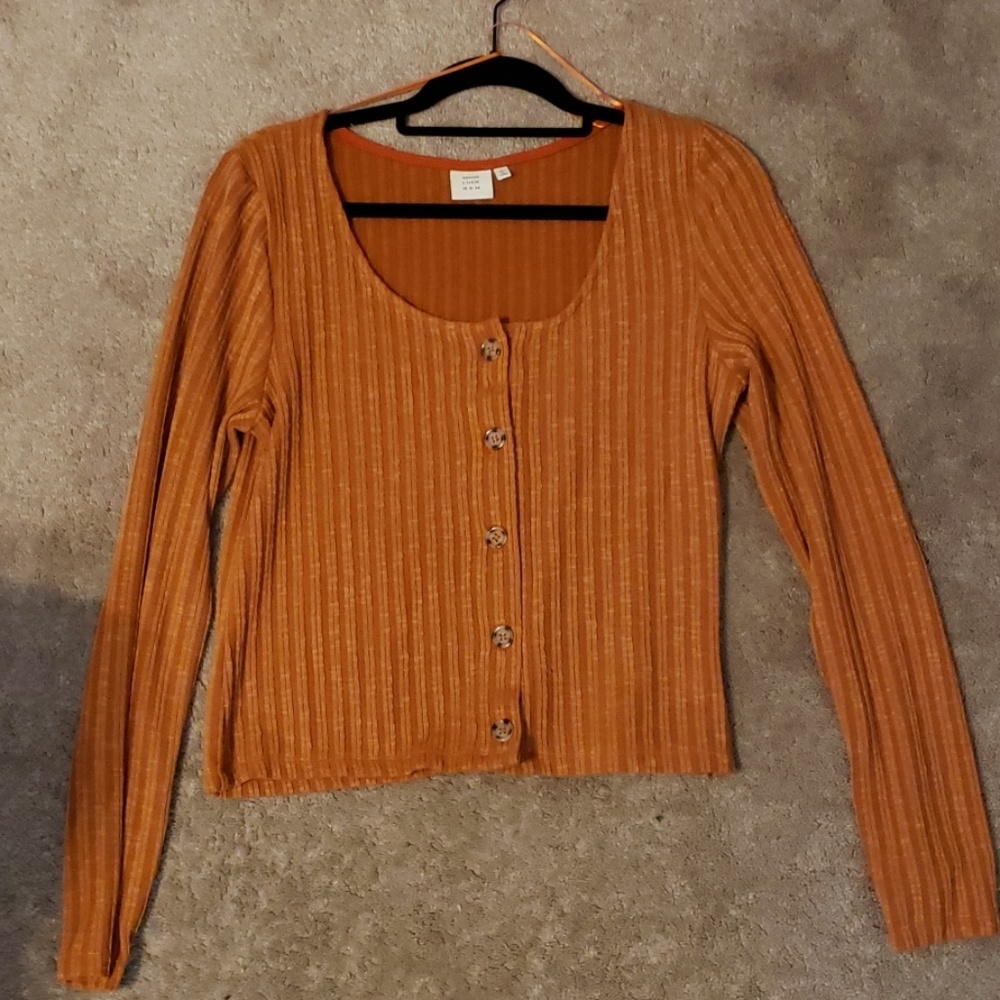 Orange top